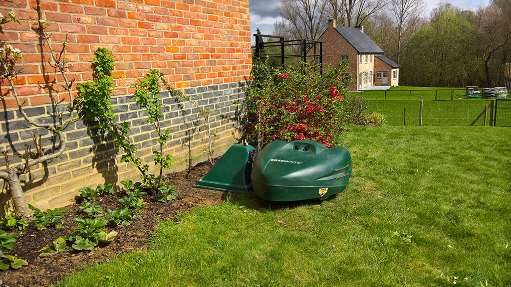Garden design: consider a robot!