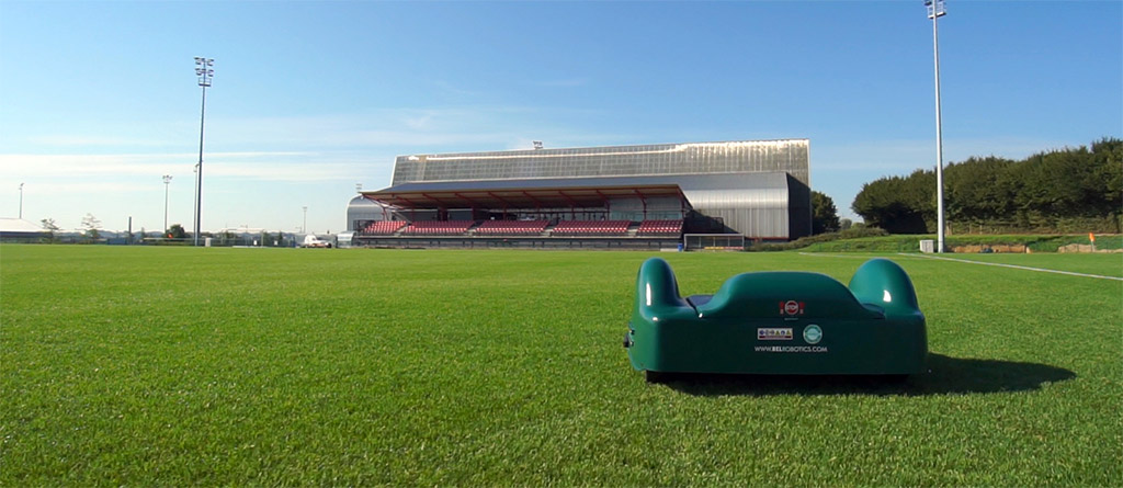 Tractor mower: Five reasons to choose a robot!